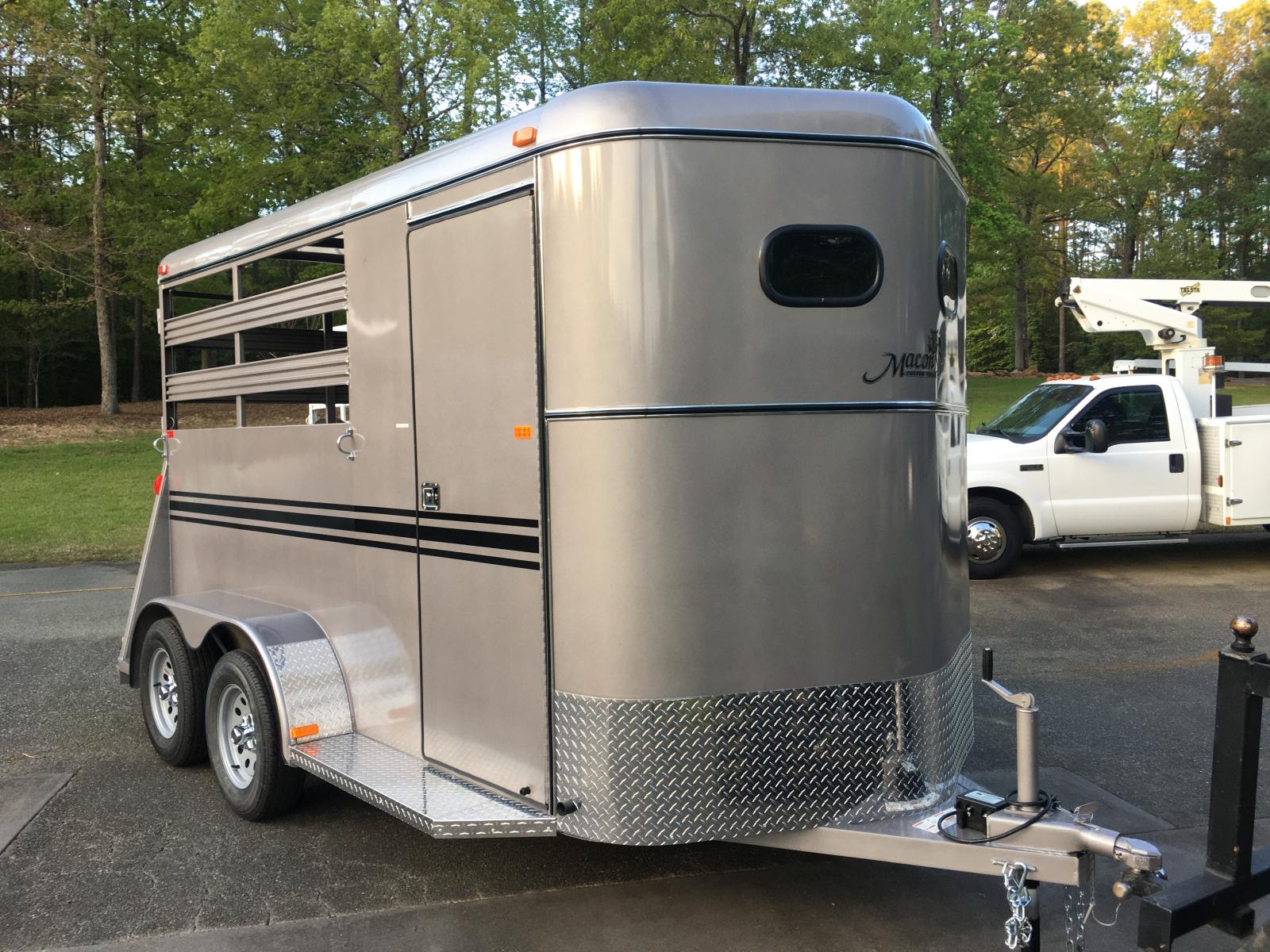 2022 Arizona Beige Bee Trailers 2 Horse Slant Durango , located at 1330 Rainey Rd., Macon, 31220, (478) 960-1044, 32.845638, -83.778687 - Brand New 2022 Model 2 Horse Slant Trailer, made by Bee Trailers in South Georgia! 6ft Wide X 13ft Long Deluxe Model Tandem Axle Trailer! This is a Deluxe Trailer! Galvanneal Coated Sheetmetal is Rust Resistant! Double Lined Butt Wall & Rear Gate, Allows for a Slam Latch on the Divider!! This Do - Photo #1