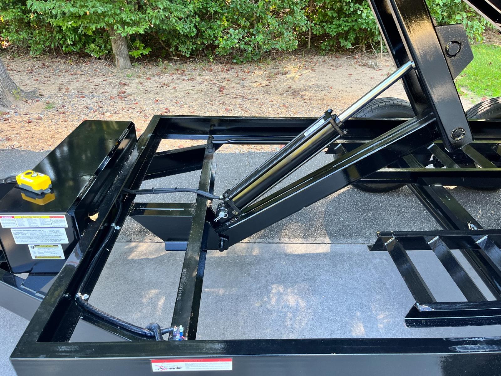 2023 Black Hawke 6ft X 12ft High Sided , located at 1330 Rainey Rd., Macon, 31220, (478) 960-1044, 32.845638, -83.778687 - Brand New 2023 Model 5 Ton Hawke Brand Dump Trailer! 6ft X 12ft and 3ft Tall Sides! Hawke Dump Trailers are Really Awesome & Heavy Duty! This Fantastic Quality is Seen Everywhere You Look! 36" Tall Solid Steel Plate Walls are Heavy Duty! Full Length Heavy Duty Tarp! 5 Ton Total Capacity, or 10 - Photo #22