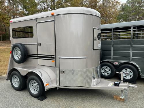 Special Order: Bee 2 Horse Straight Load Wrangler, Huge Tack Area, Mangers, Escape Door!