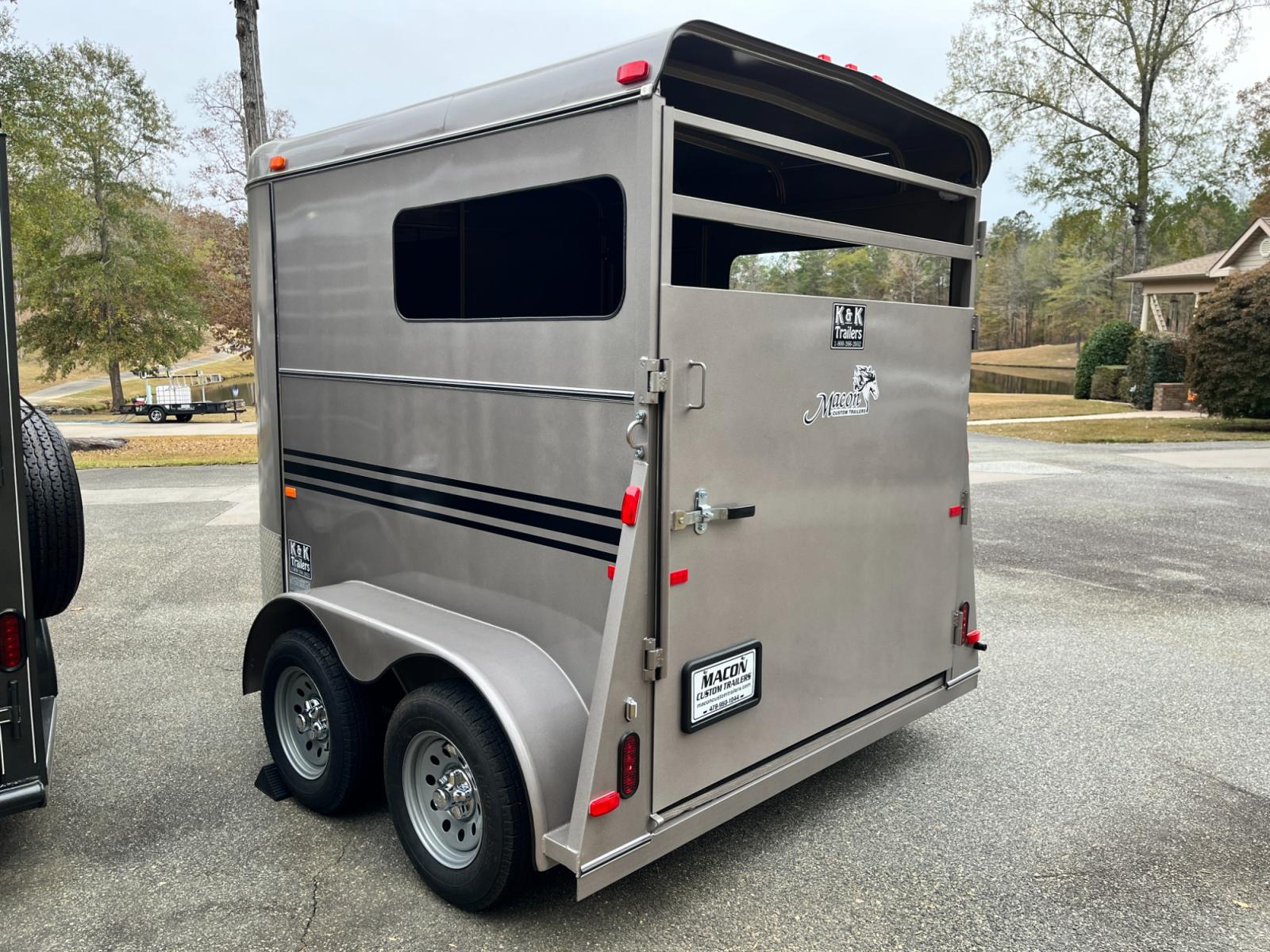 2023 Pewter Metallic Bee Trailers 2 Horse Straight Load Wrangler , located at 1330 Rainey Rd., Macon, 31220, (478) 960-1044, 32.845638, -83.778687 - Photo #11