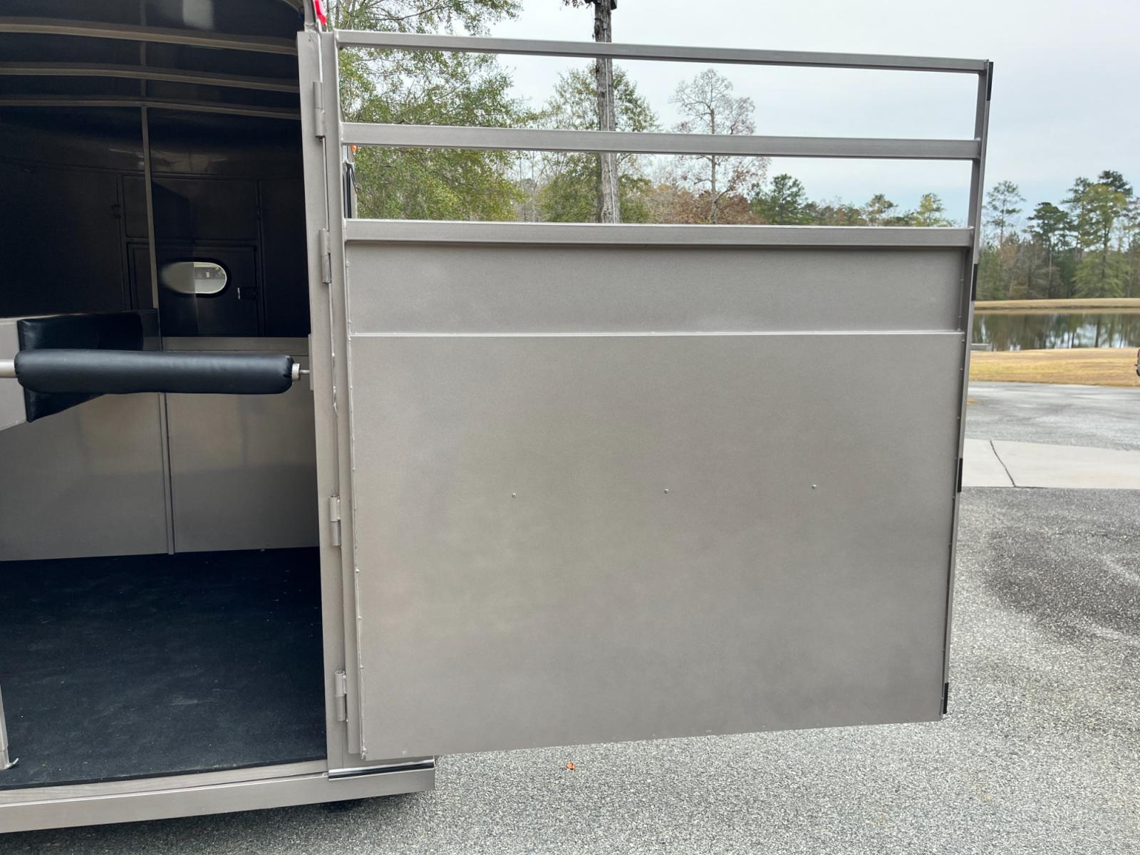 2023 Pewter Metallic Bee Trailers 2 Horse Straight Load Wrangler , located at 1330 Rainey Rd., Macon, 31220, (478) 960-1044, 32.845638, -83.778687 - Photo #12