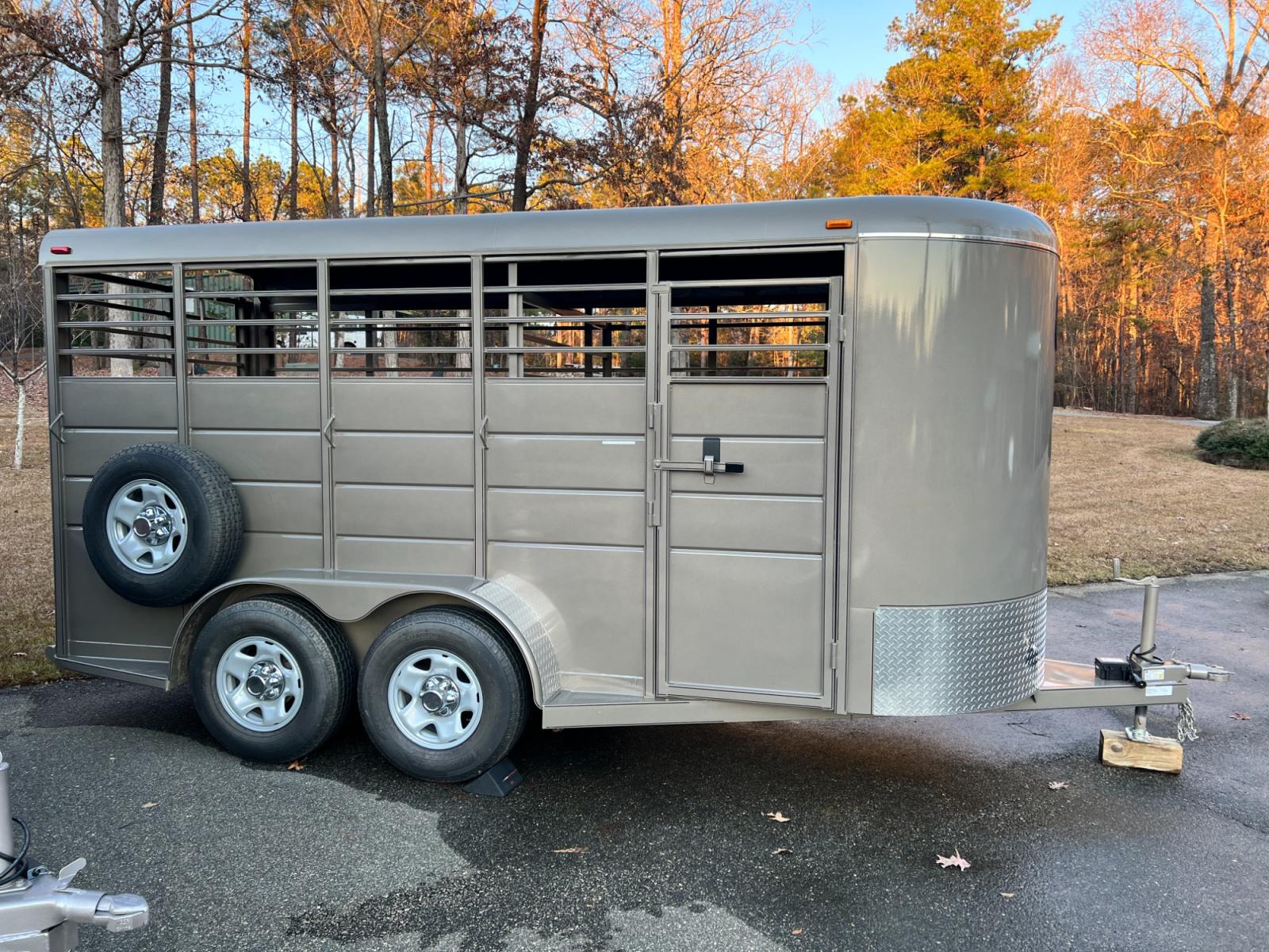 2023 Calico 6ft X 16ft Livestock & 7ft Tall , located at 1330 Rainey Rd., Macon, 31220, (478) 960-1044, 32.845638, -83.778687 - Brand New 2023 Horse & Livestock Trailer 7ft Tall Built November 30th 2022, Made by Calico Trailers, in Arkansas Haul Up to 4 Horses in Style, or Multiple Cows or Goats!! Thick Heavy Duty Rubber Floor Mats Included too! 7ft Tall Interior Height for Hauling Horses, Cows, Goats, Pigs, Sheep, What - Photo #1
