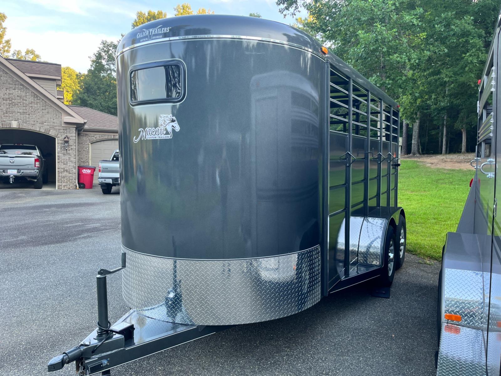 2023 Charcoal Metallic /Charcoal Calico 6ft X 16ft Livestock Trailer , located at 1330 Rainey Rd., Macon, 31220, (478) 960-1044, 32.845638, -83.778687 - Sold! Brand New 2023 Horse & Livestock Trailer 6.5ft Tall Made by Calico Trailers, in Arkansas Haul Small Horses in Style, Multiple Cows or Goats!! 6.5ft Tall Interior Height for Hauling Small Horses, Cows, Goats, Pigs, Sheep, Whatever! 6ft X 16ft is the Perfect Size. Haul All Your Animals With - Photo #4