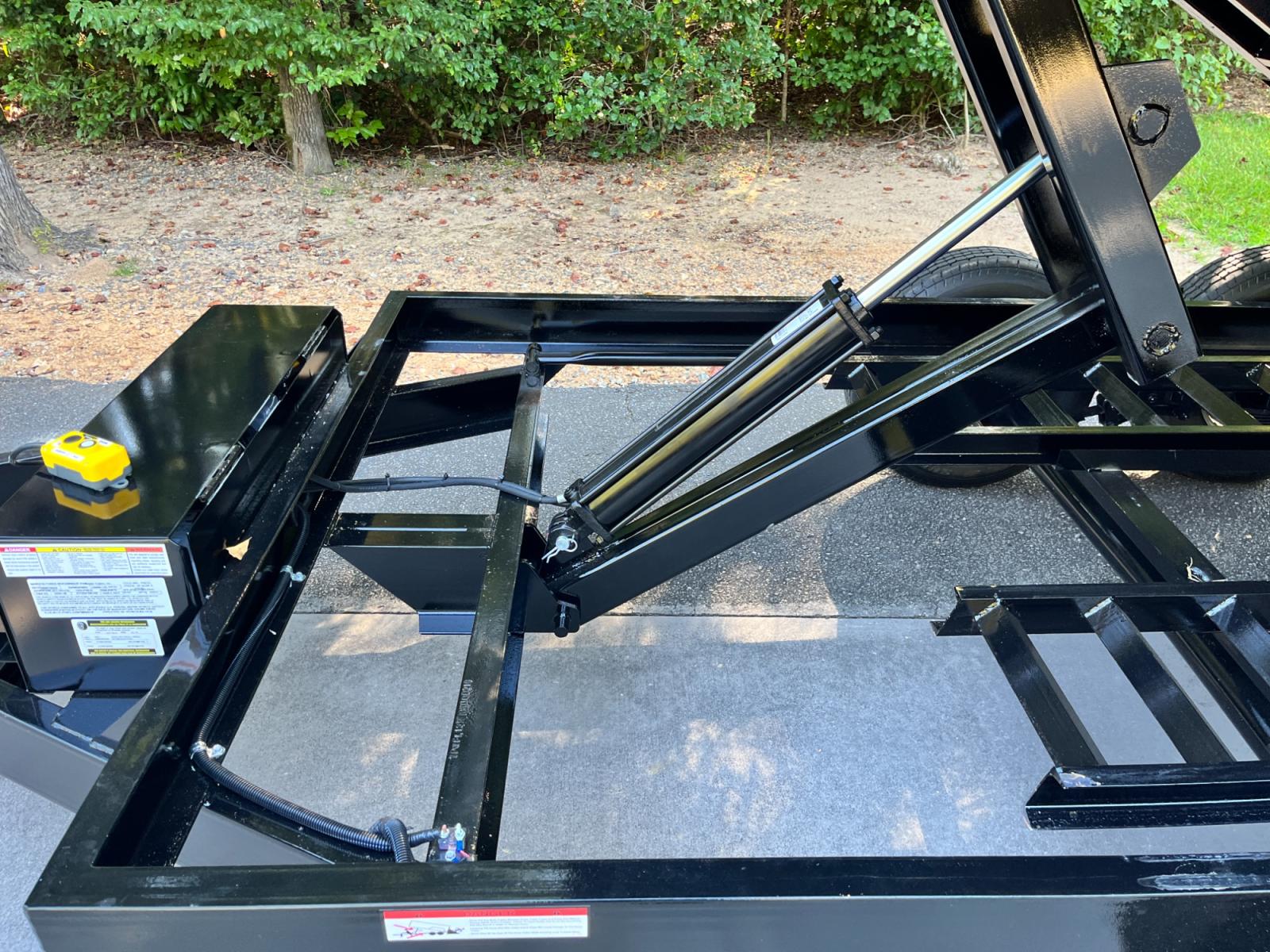 2023 Black Hawke 6ft X 12ft High Sided , located at 1330 Rainey Rd., Macon, 31220, (478) 960-1044, 32.845638, -83.778687 - Brand New 5 Ton 2023 Model Hawke Brand, 6ft X 12ft Dump Trailer! Hawke Dump Trailers are Really Awesome & Heavy Duty! This Fantastic Quality is Seen Everywhere You Look! Extra Height 36" Tall Solid Steel Plate Walls are Heavy Duty! Full Length Heavy Duty Tarp! 5 Ton Total Capacity, or 10,000lbs - Photo #18