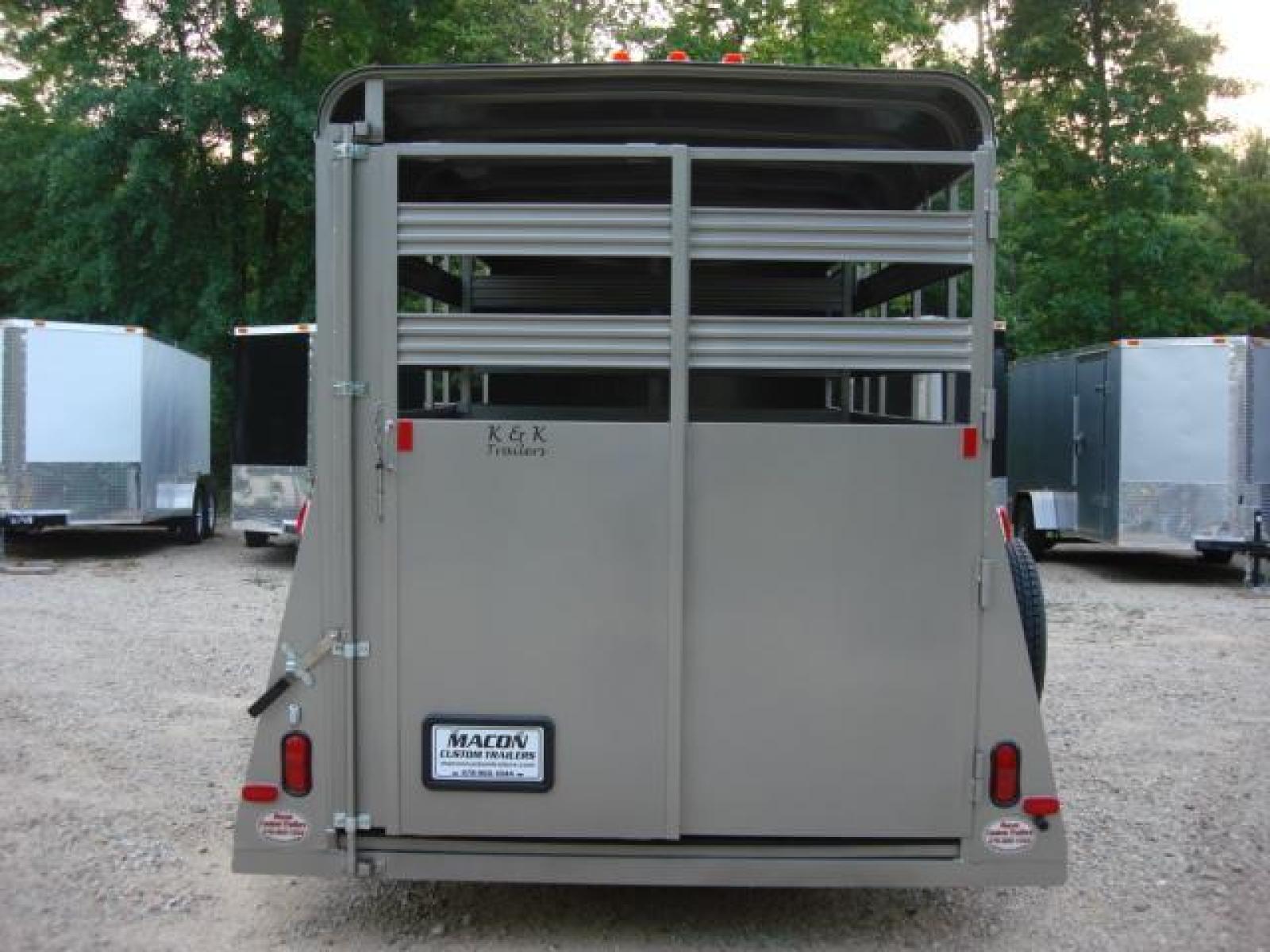 2022 Pewter Metallic! Bee Trailers Horse & Livestock , located at 1330 Rainey Rd., Macon, 31220, (478) 960-1044, 32.845638, -83.778687 - Photo #10
